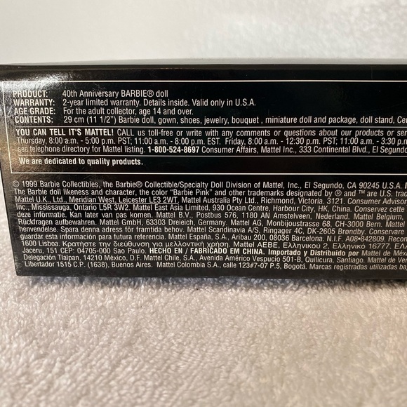 Barbie 40th Anniversary Doll Collector Edition - Picture 8 of 10